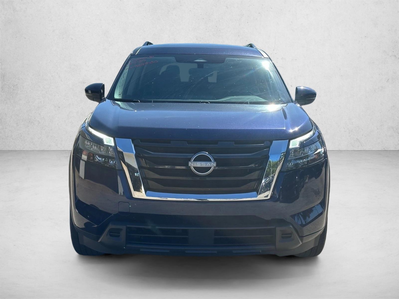 2024 Nissan Pathfinder SV photo 2