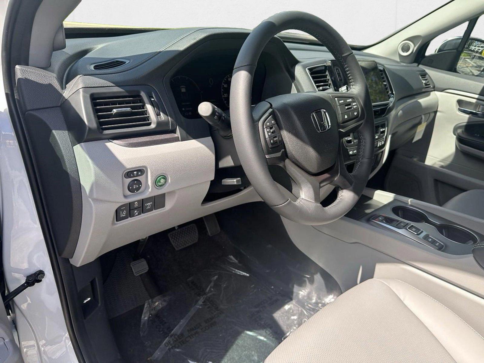 2025 Honda Ridgeline RTL photo 3