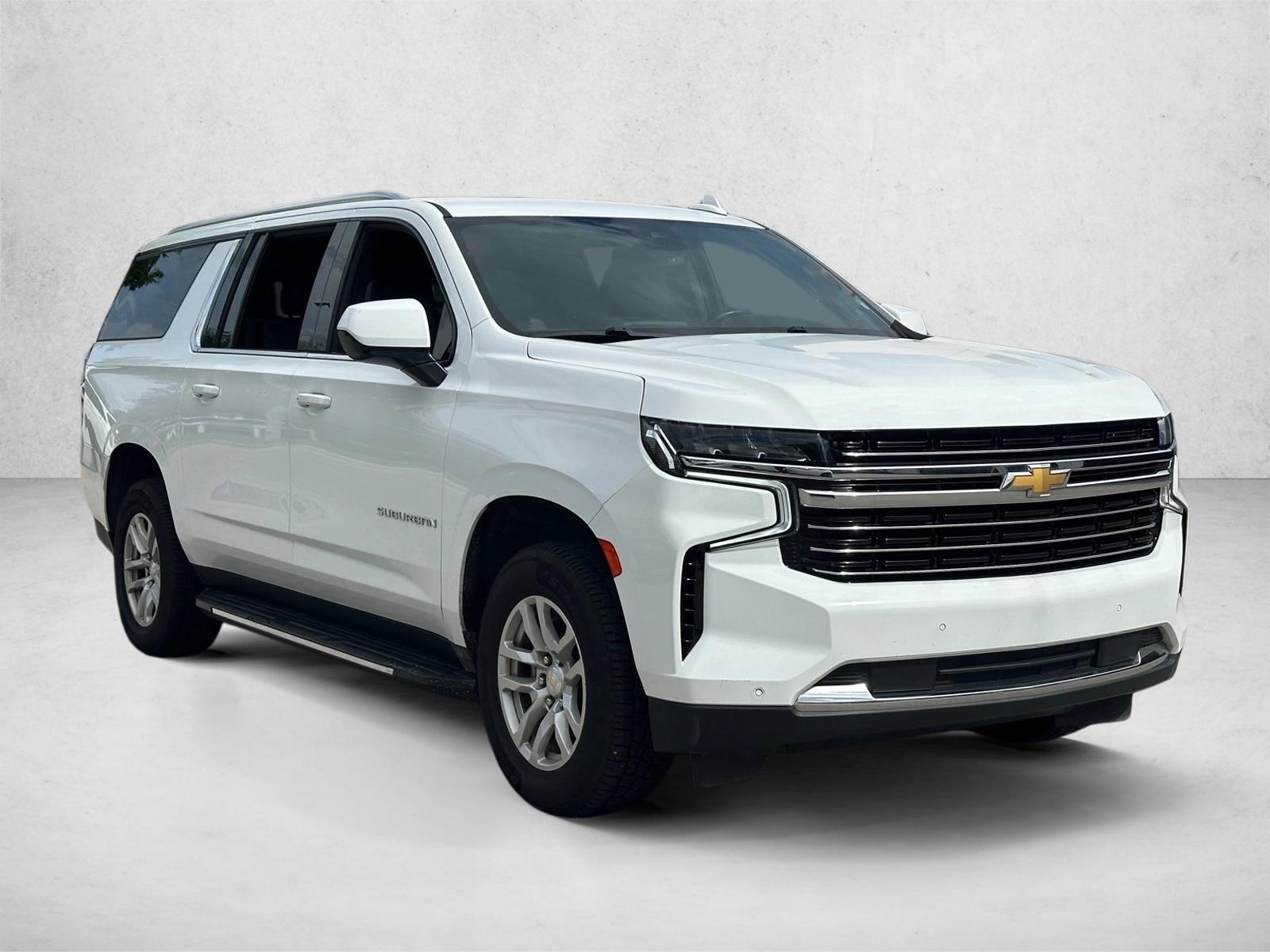 2023 Chevrolet Suburban LT photo 3