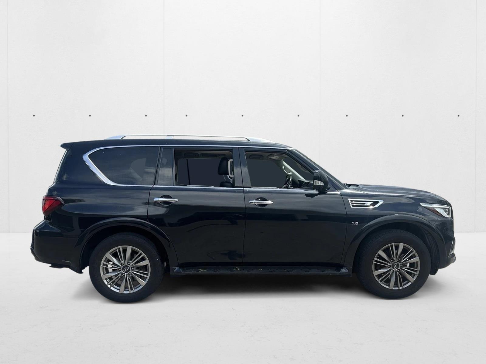 2020 Infiniti QX80 Luxe photo 2