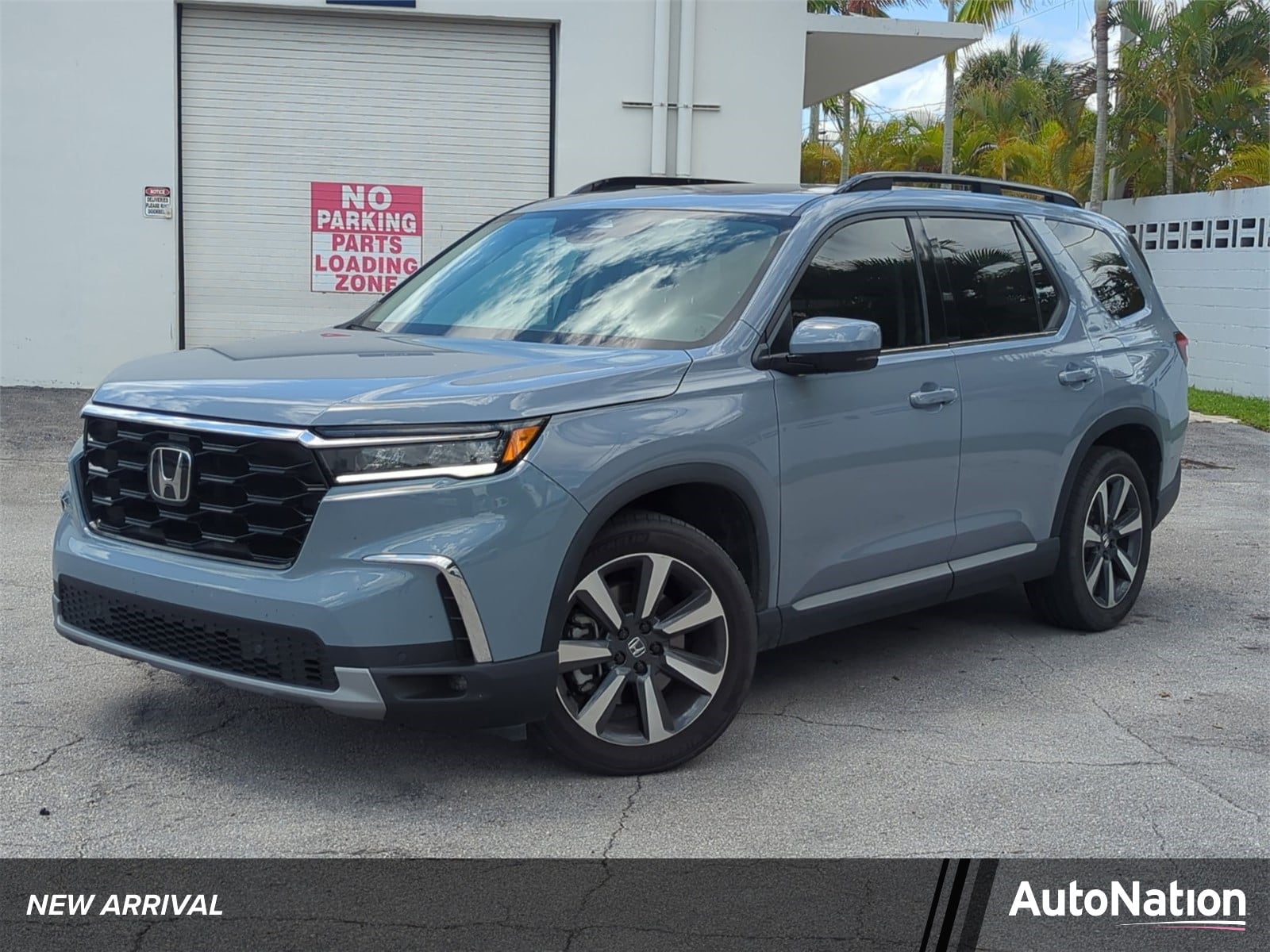 2025 Honda Pilot Touring 2WD's photo