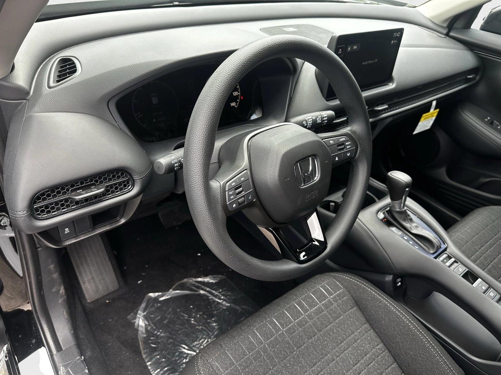 2026 Honda HR-V LX photo 3