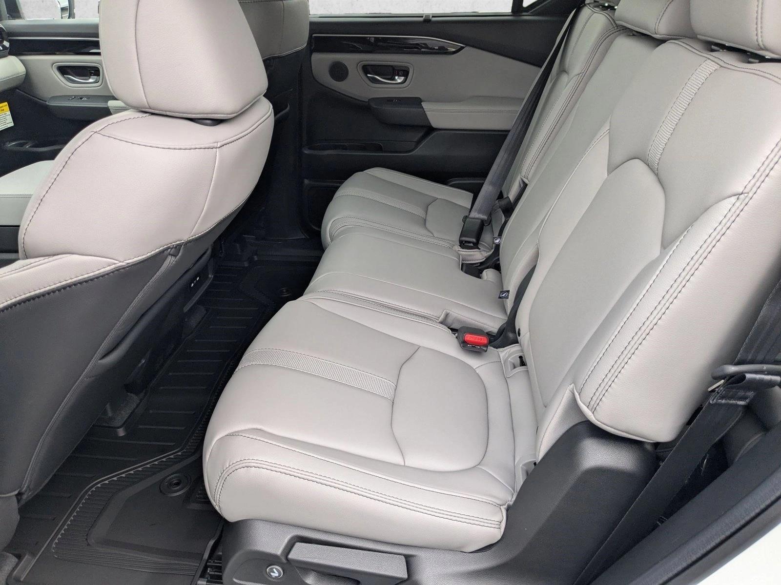 2025 Honda Pilot EX-L - Photo 14