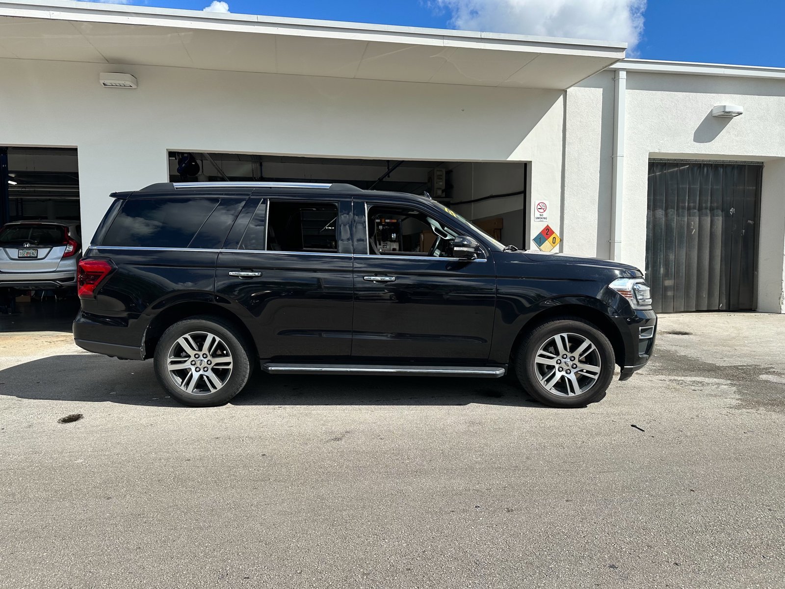 2022 Ford Expedition Limited photo 4