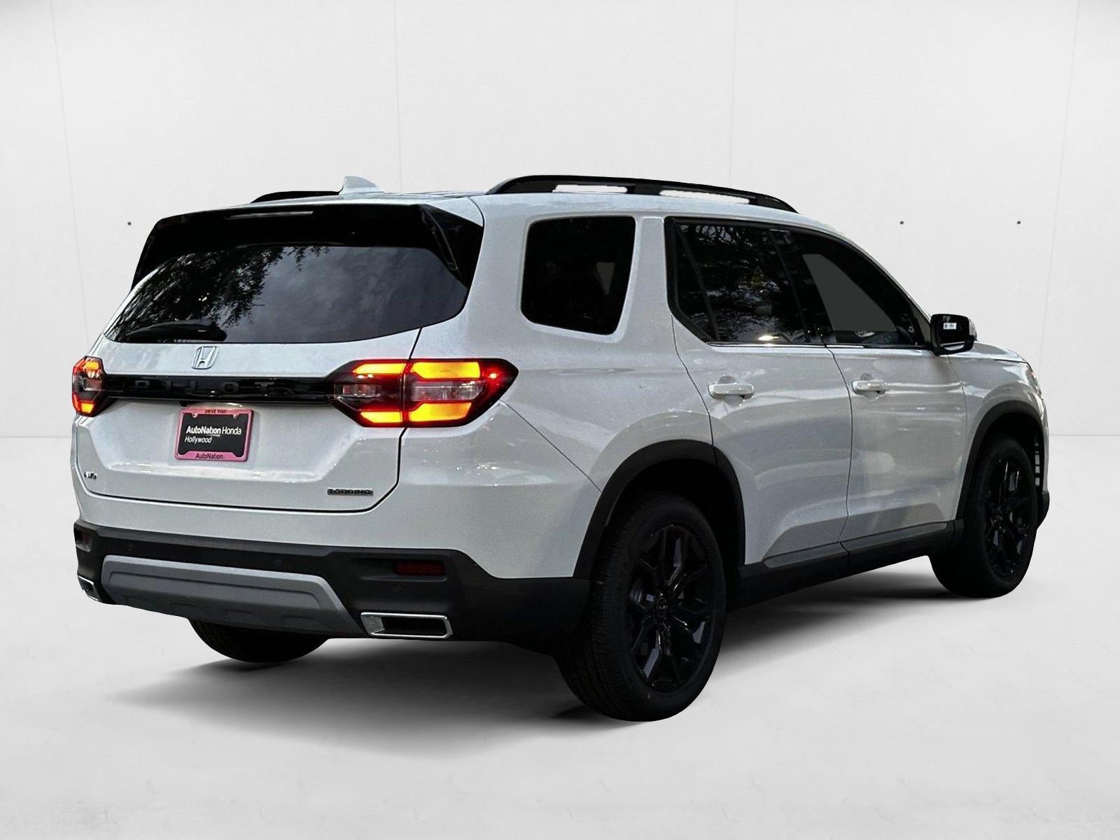 2025 Honda Pilot Touring photo 2