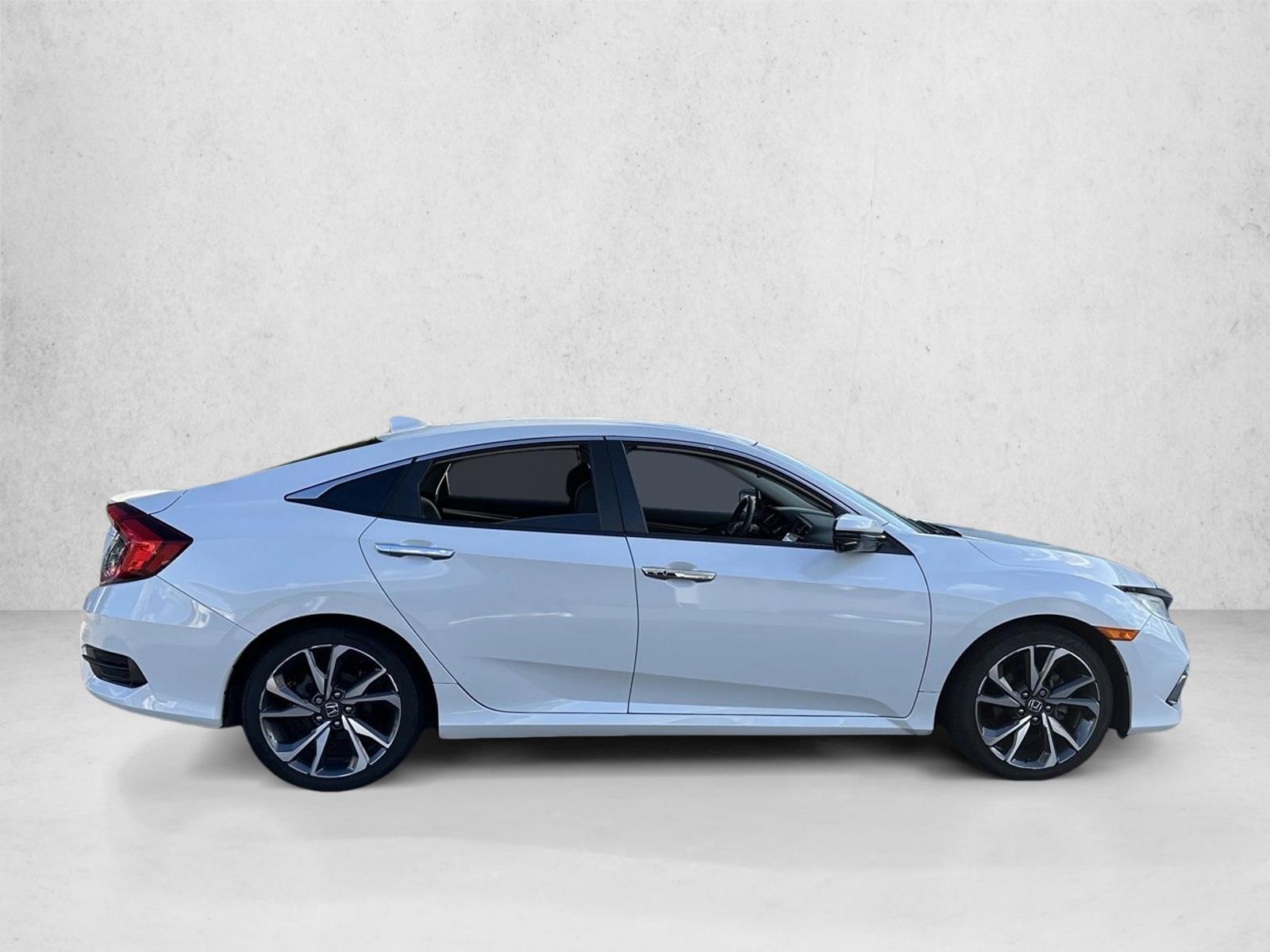 2021 Honda Civic Touring photo 4