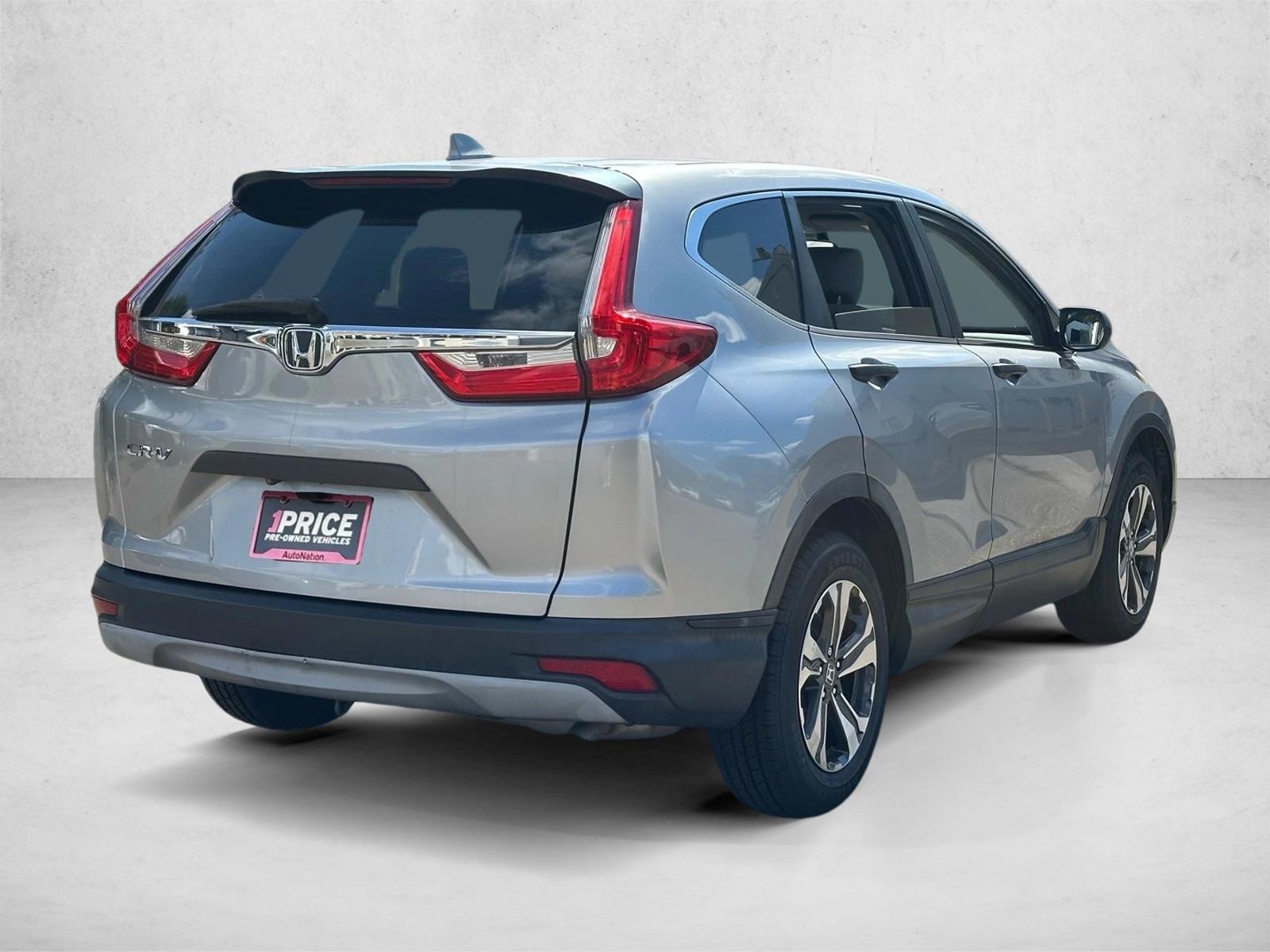 2017 Honda CR-V LX photo 3