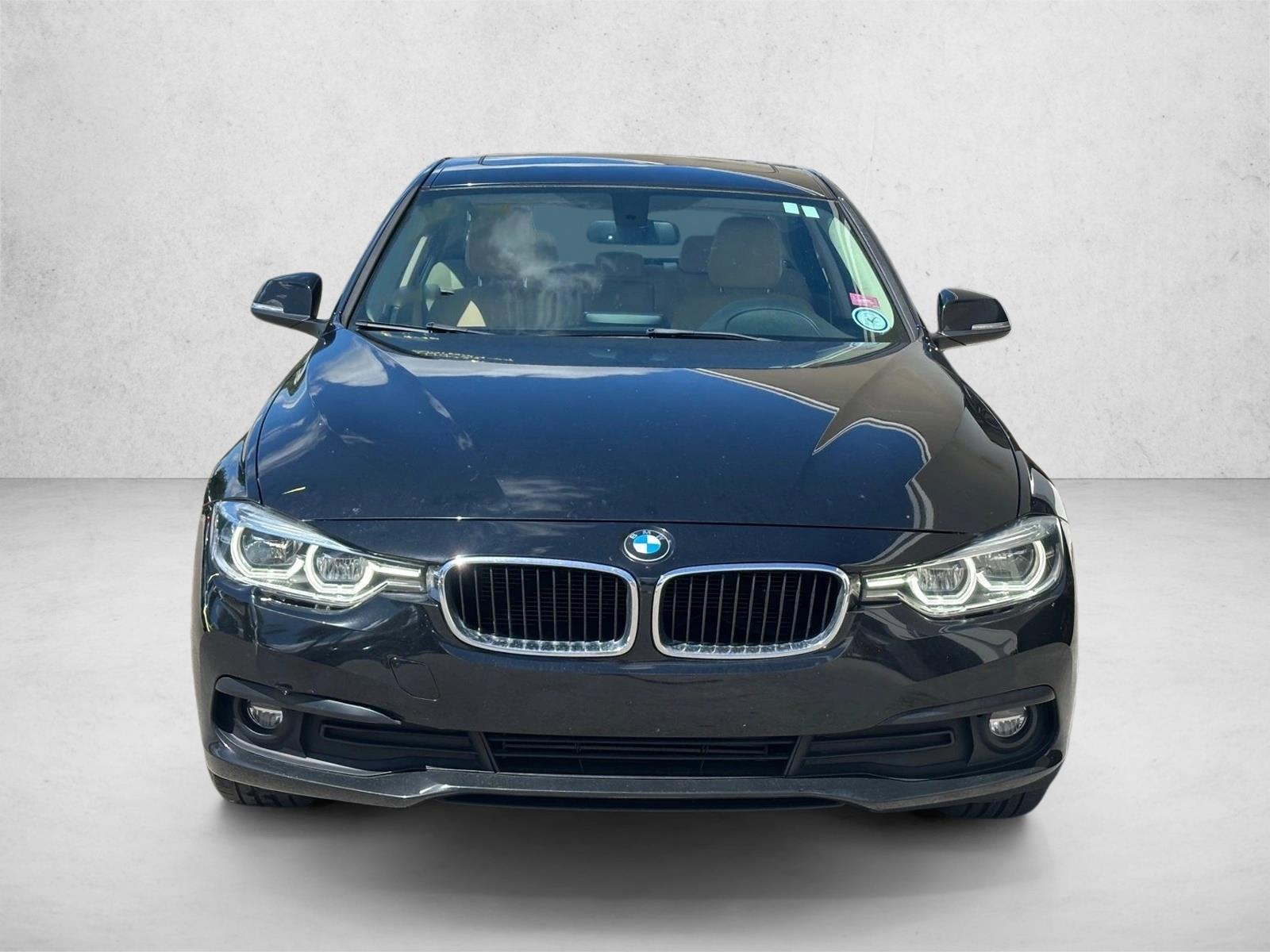 2018 Bmw 320i Sedan photo 2