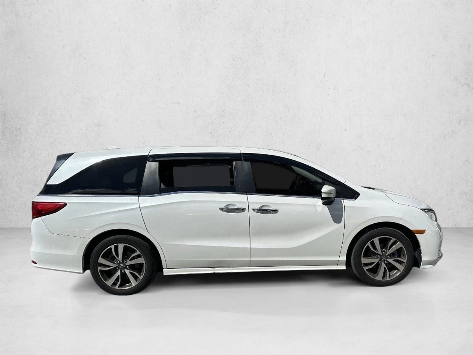 2023 Honda Odyssey Touring photo 4
