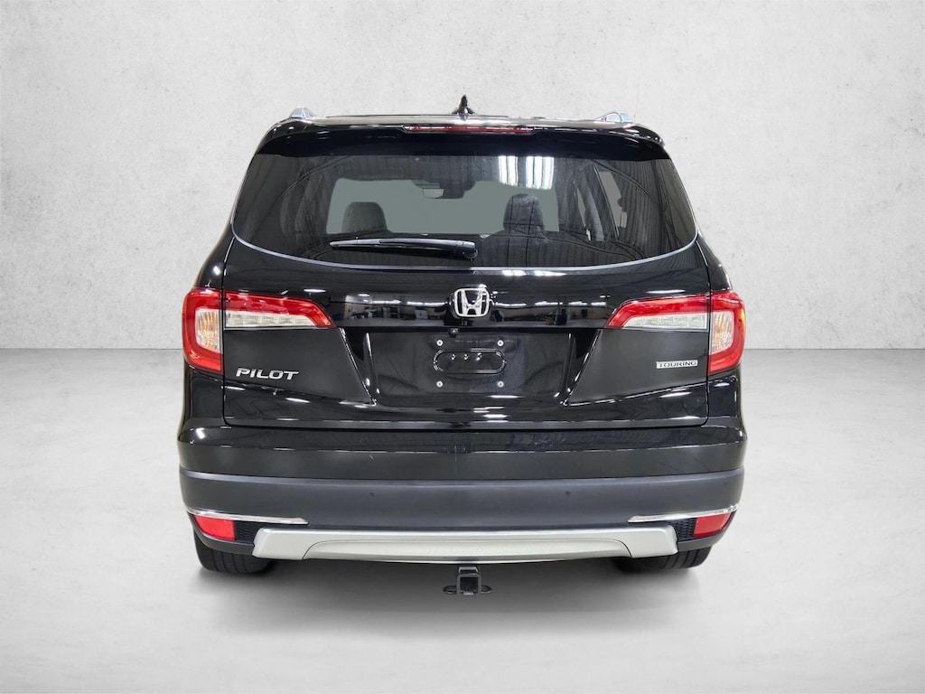 Used 2019 Honda Pilot Touring 8-Passenger FWD SUV