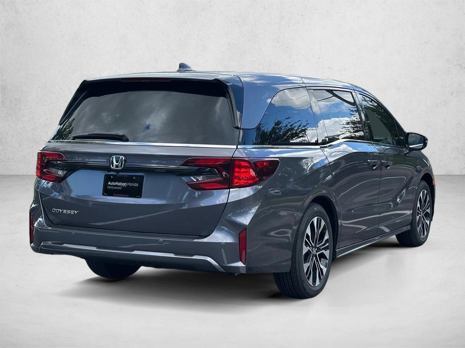 2026 Honda Odyssey EX-L photo 2