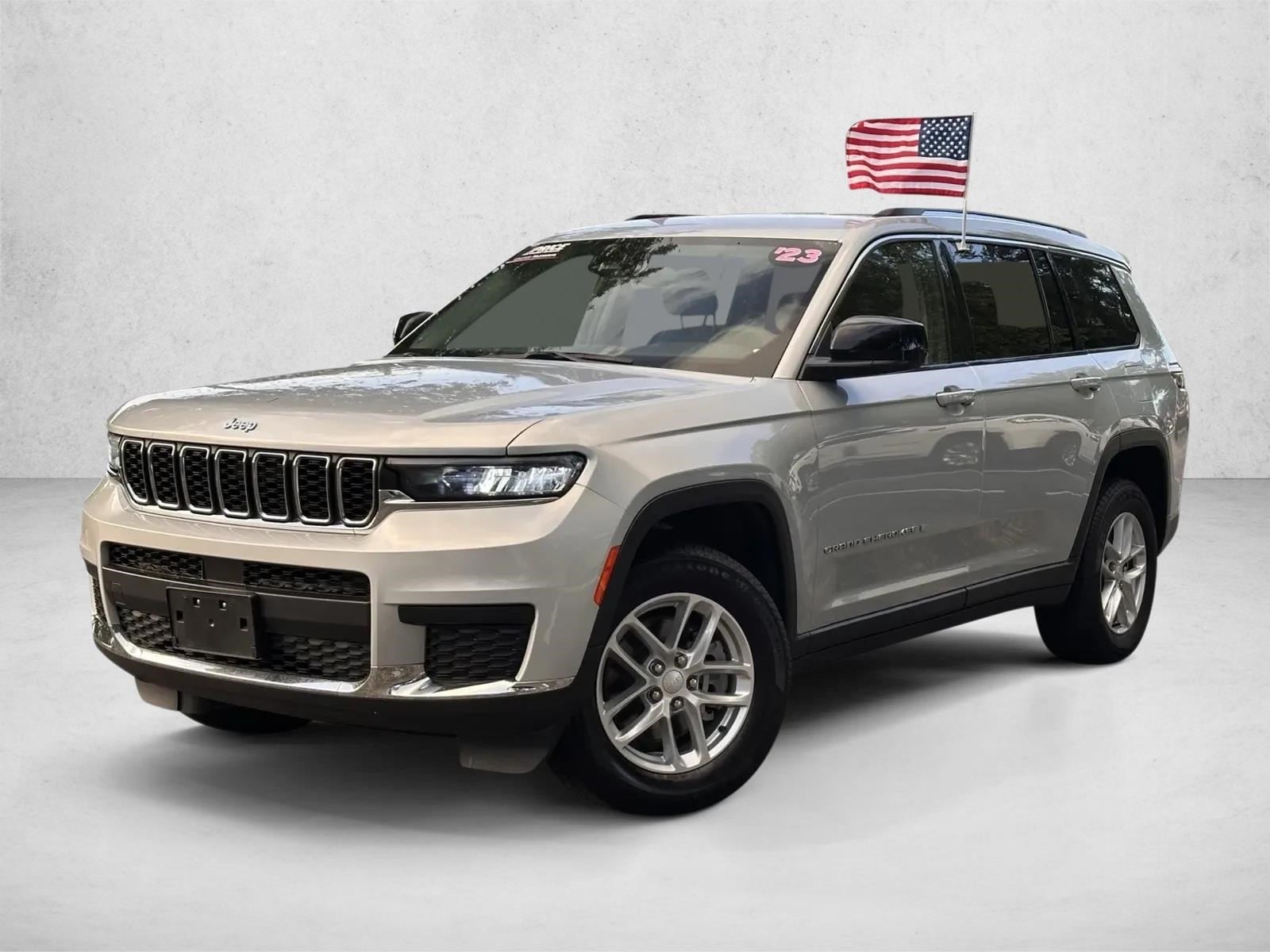 2023 Jeep Grand Cherokee L Laredo's photo