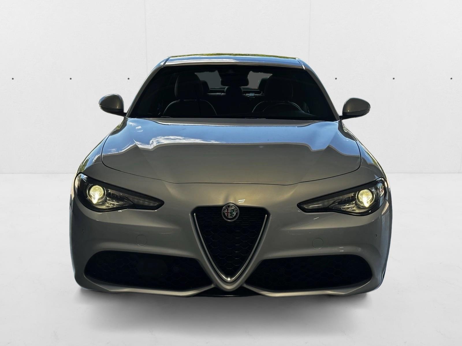 2023 Alfa Romeo Giulia Ti photo 2