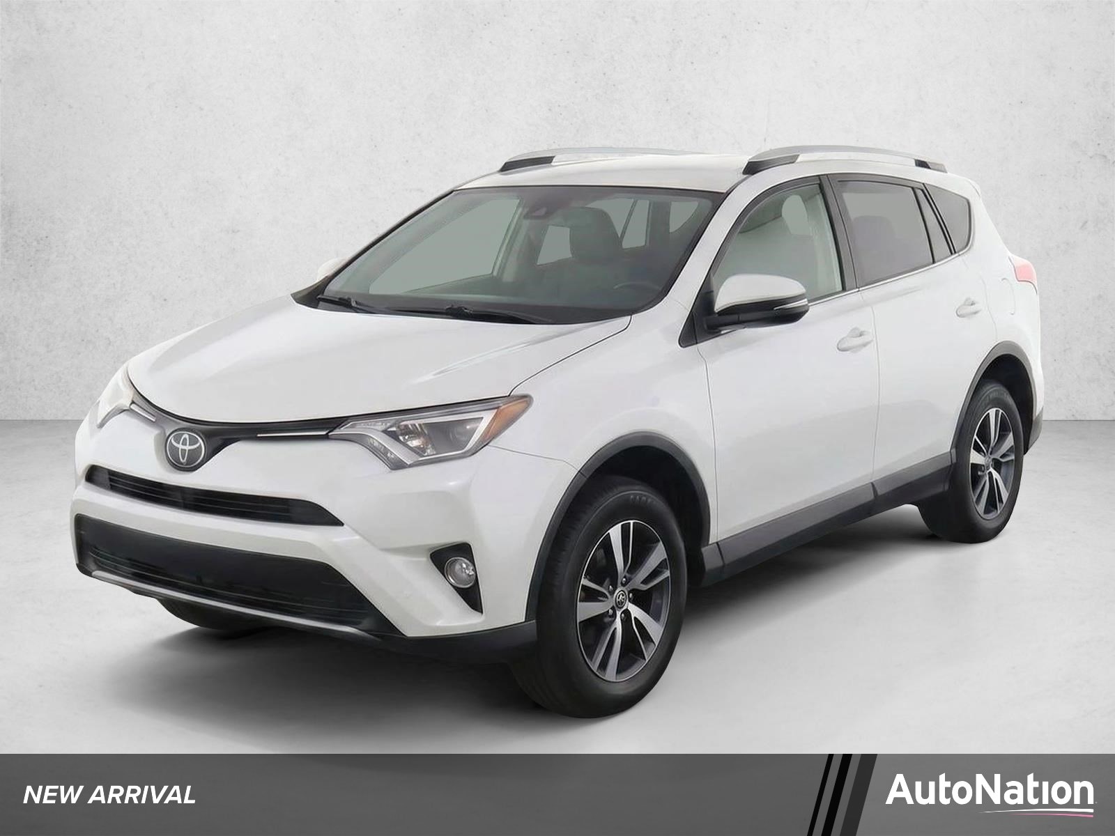 2017 Toyota RAV4 XLE's photo