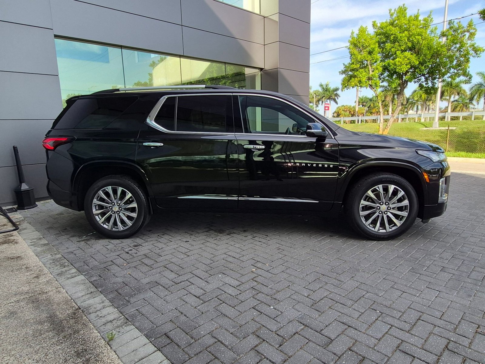 Used 2023 Chevrolet Traverse Premier SUV