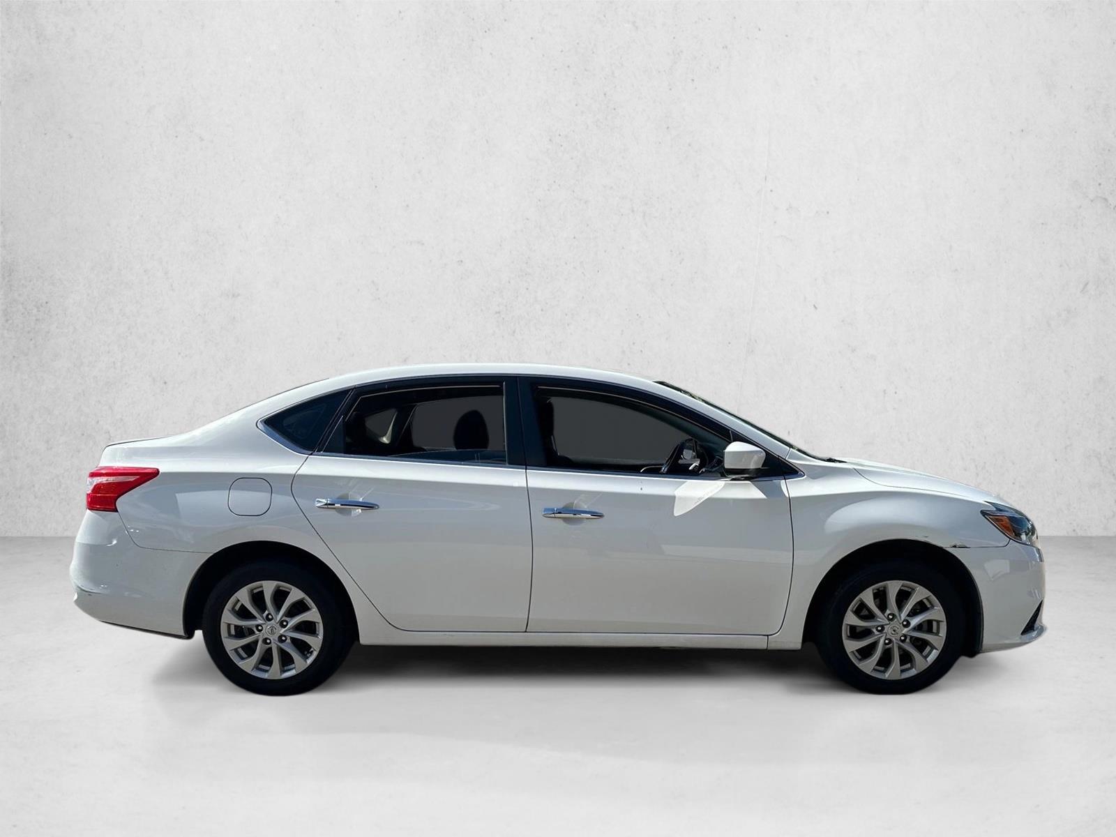 2019 Nissan Sentra SV photo 4