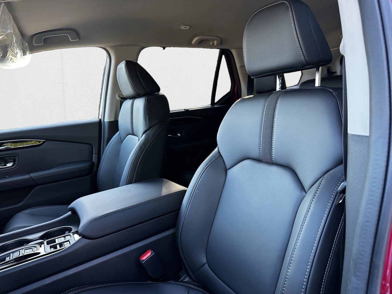 2025 Honda Pilot Touring photo 3