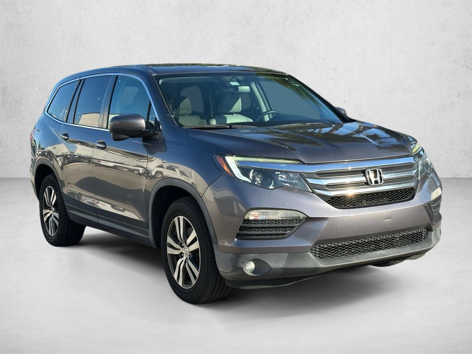 2017 Honda Pilot EX-L photo 3