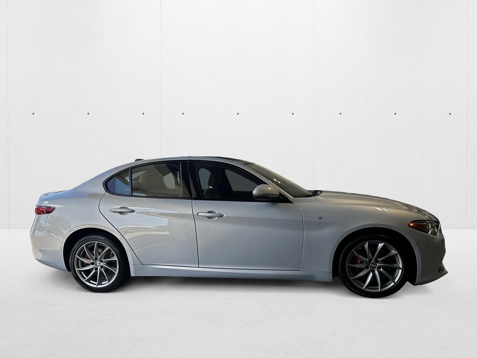 2023 Alfa Romeo Giulia Ti photo 4