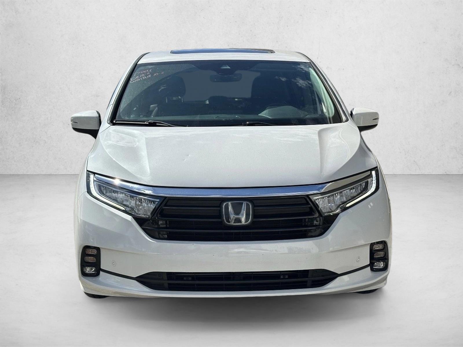 2023 Honda Odyssey Touring photo 2