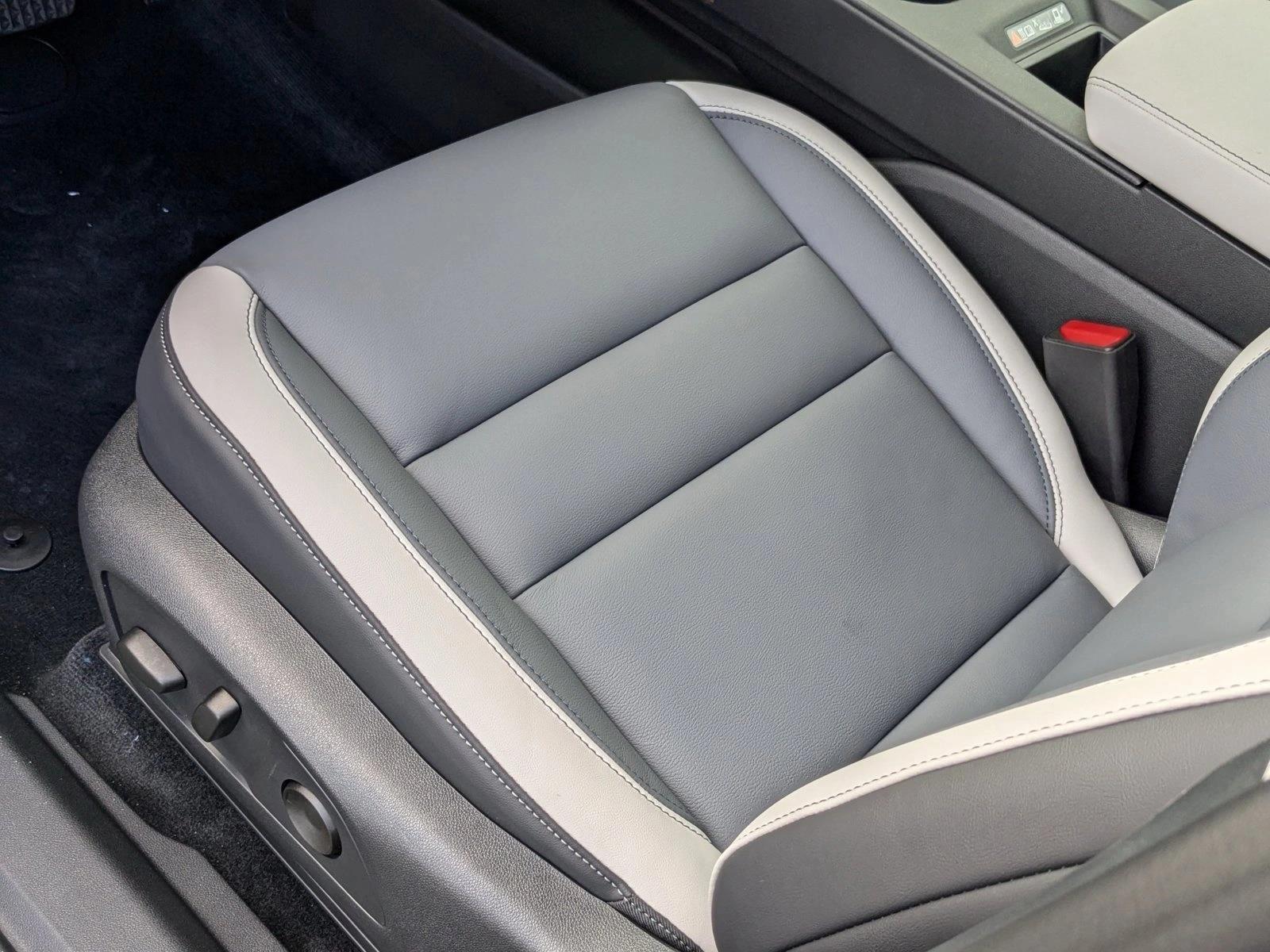 2026 Honda Prologue Touring photo 4