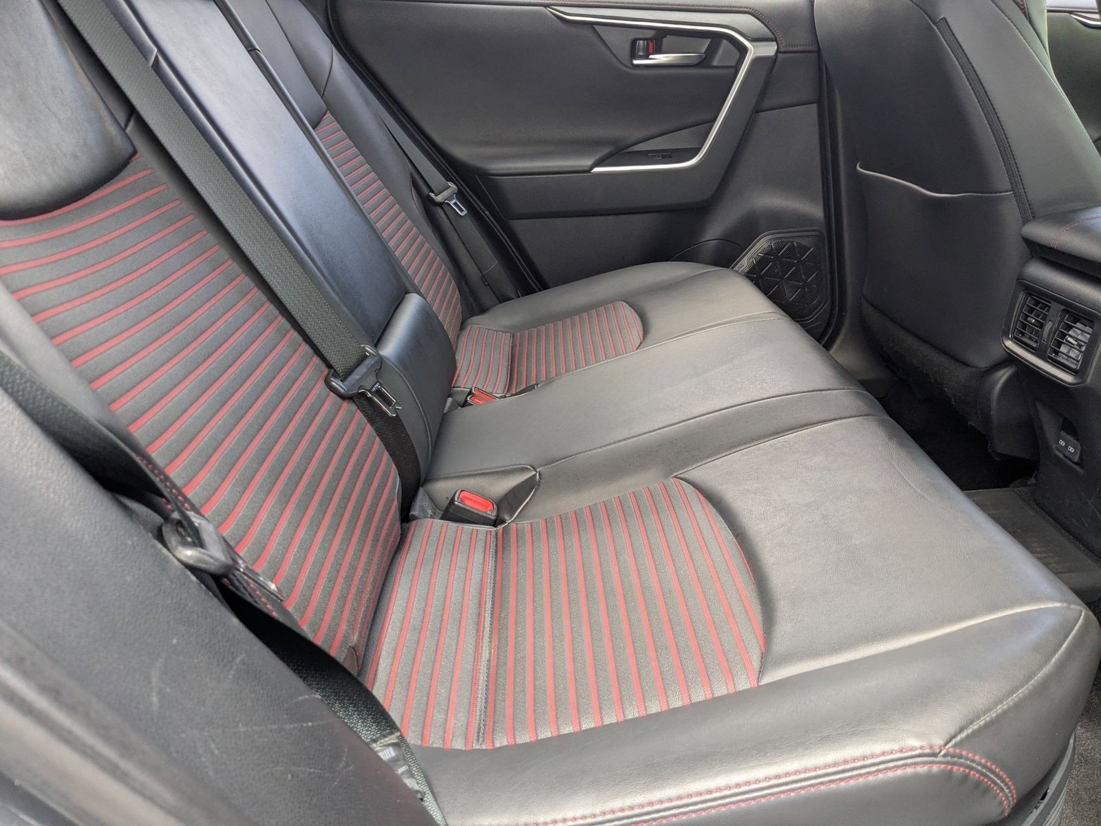 2023 Toyota RAV4 XSE - Photo 17
