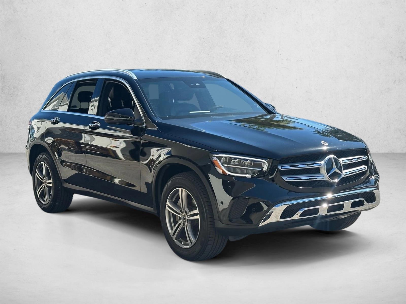 2022 Mercedes Benz GLC 300 photo 3