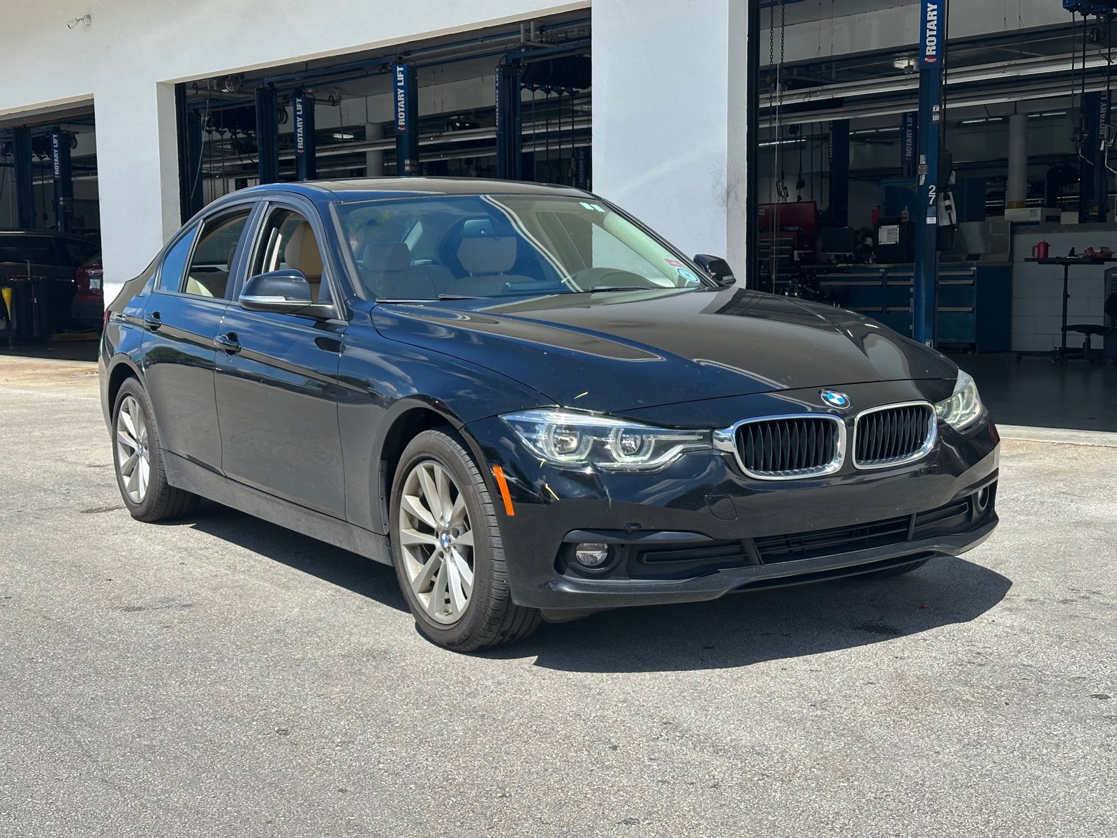 2018 Bmw 320i Sedan photo 3