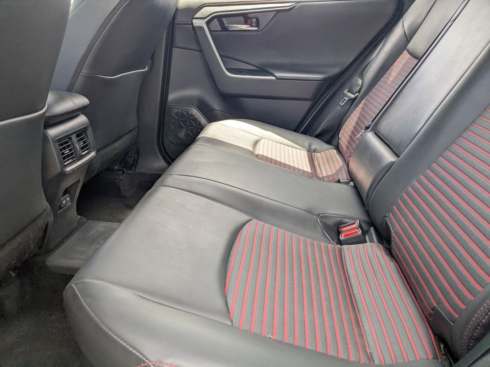 2023 Toyota RAV4 XSE - Photo 16