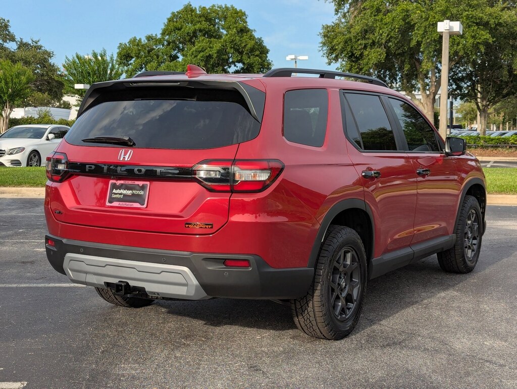 New 2025 Honda Pilot TrailSport SUV