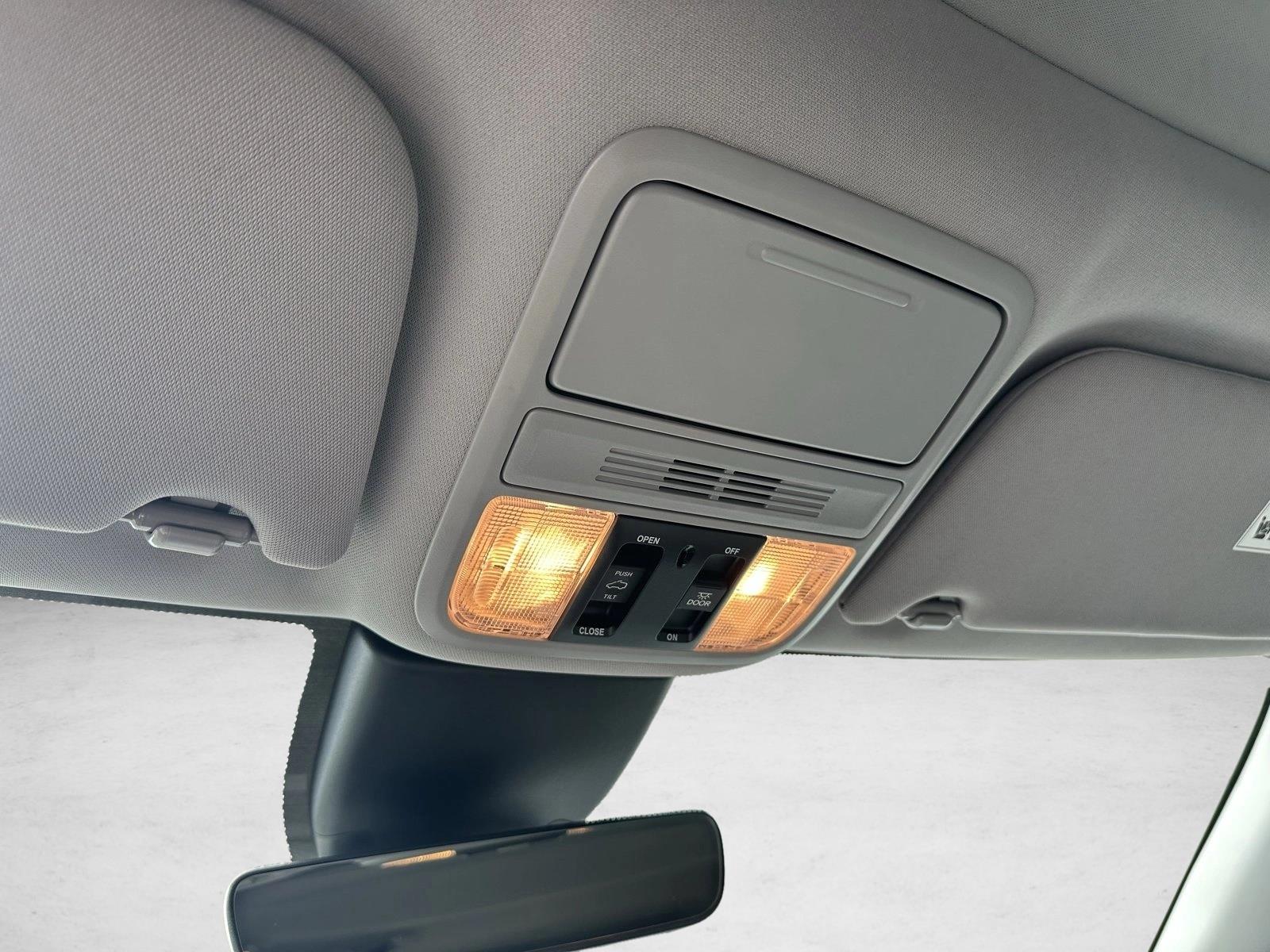 2024 Honda Odyssey EX-L - Photo 18