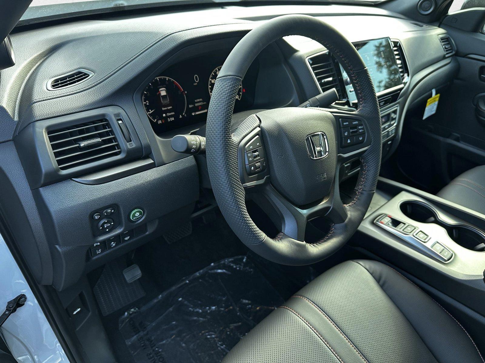 2025 Honda Ridgeline TrailSport photo 3