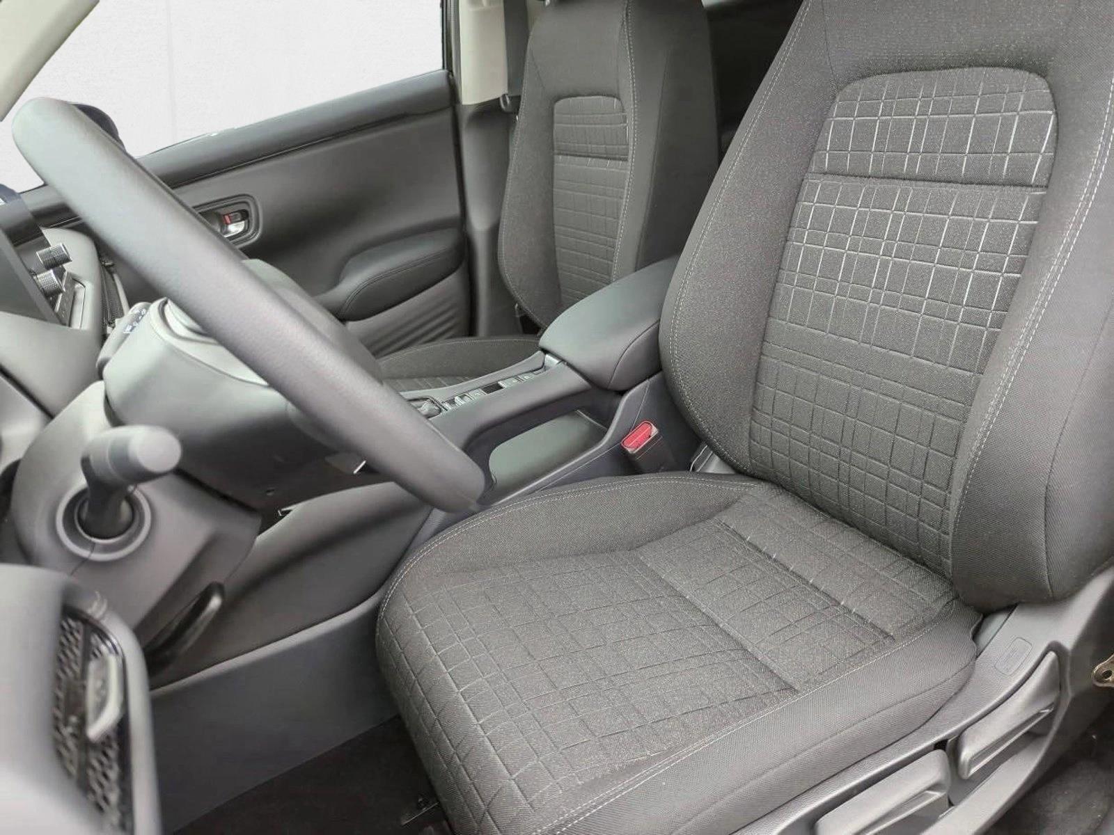 2026 Honda HR-V LX photo 4