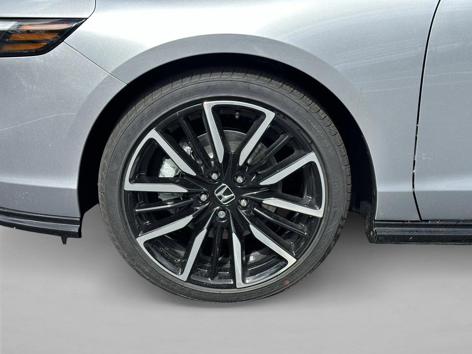 2026 Honda Accord Hybrid Touring - Photo 10