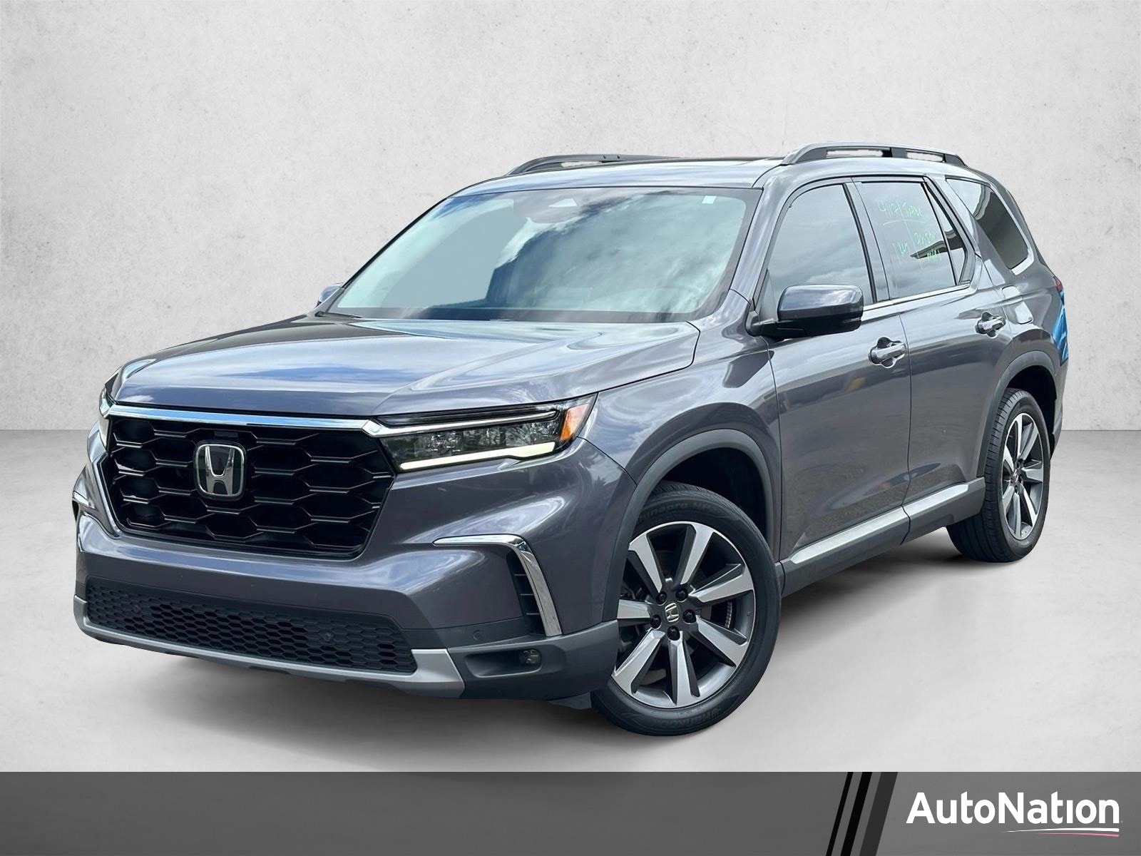 2024 Honda Pilot Touring 2WD's photo
