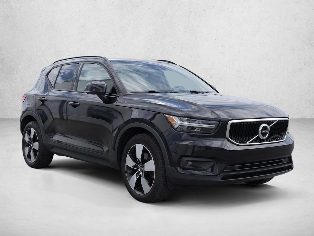 Used 2021 Volvo XC40 T5 Momentum SUV