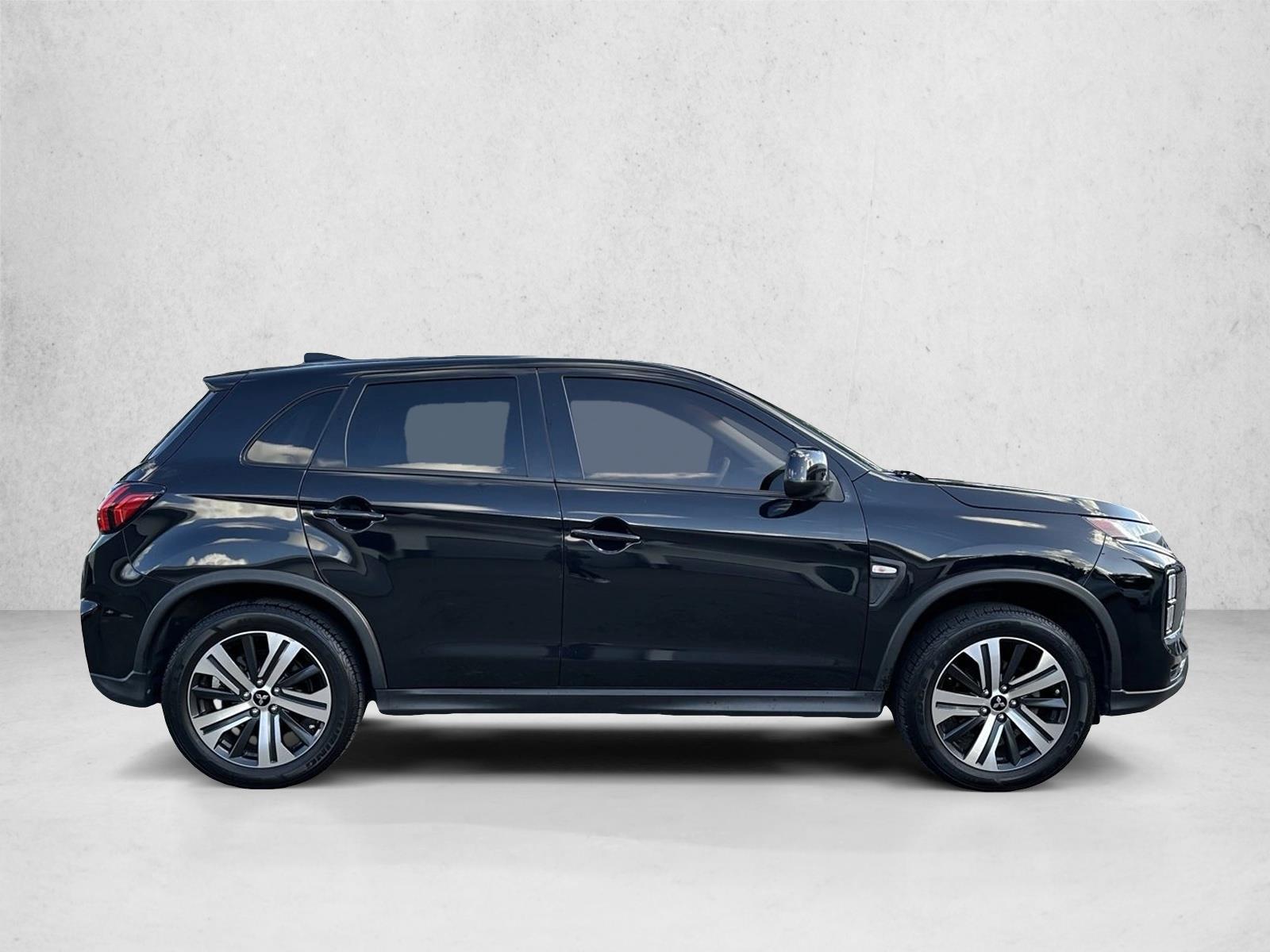 2020 Mitsubishi Outlander Sport ES photo 2