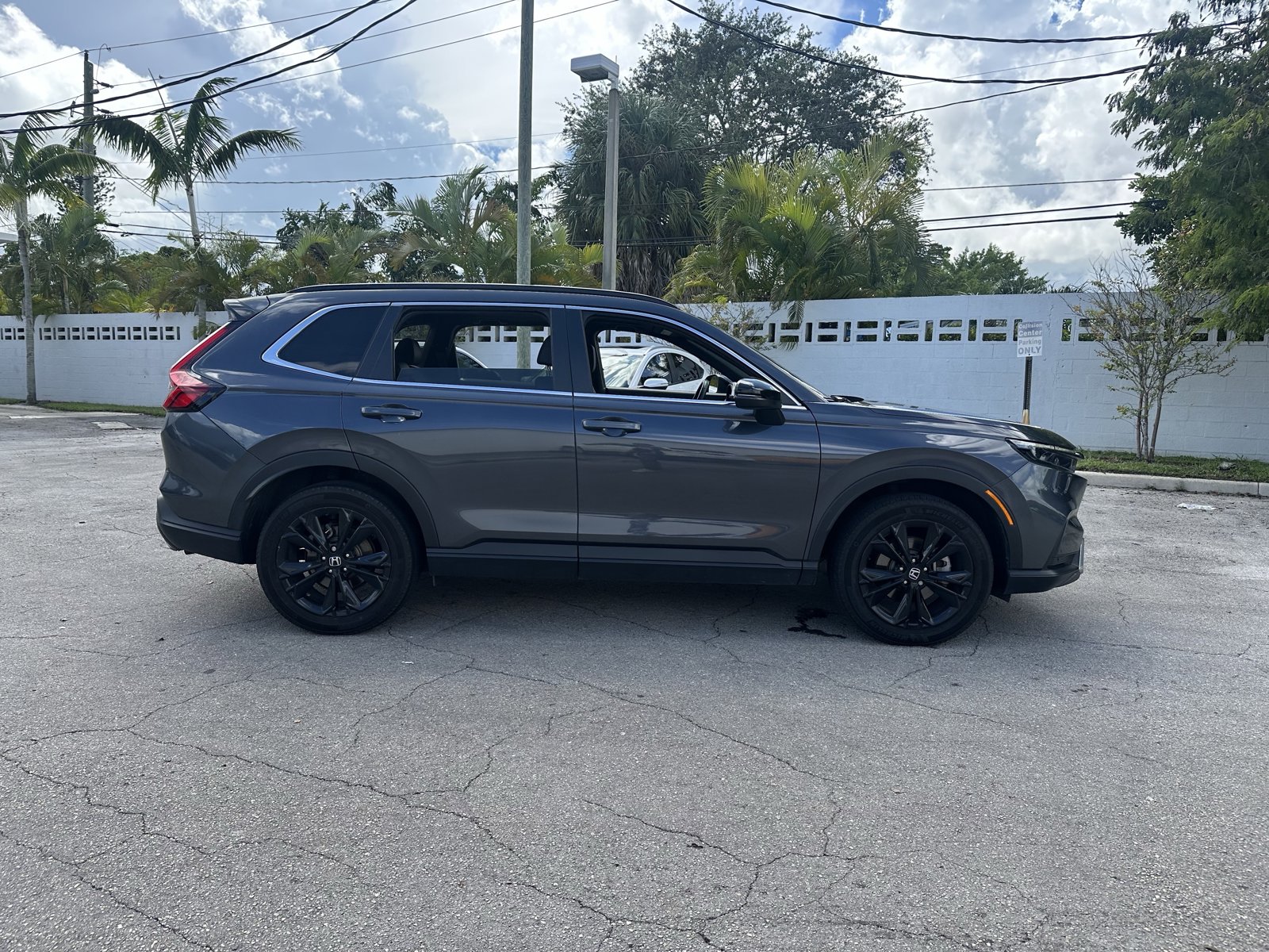 2024 Honda CR-V Hybrid Sport Touring photo 4