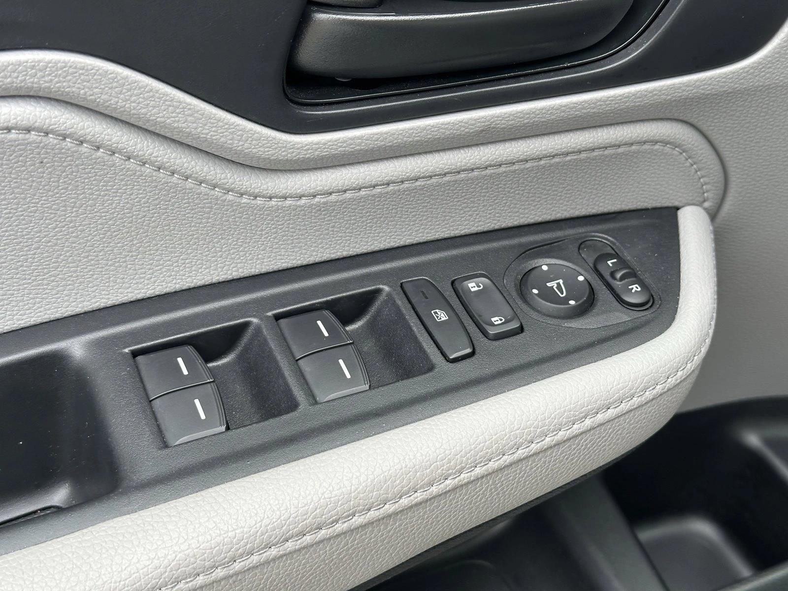 2024 Honda Odyssey EX-L - Photo 15