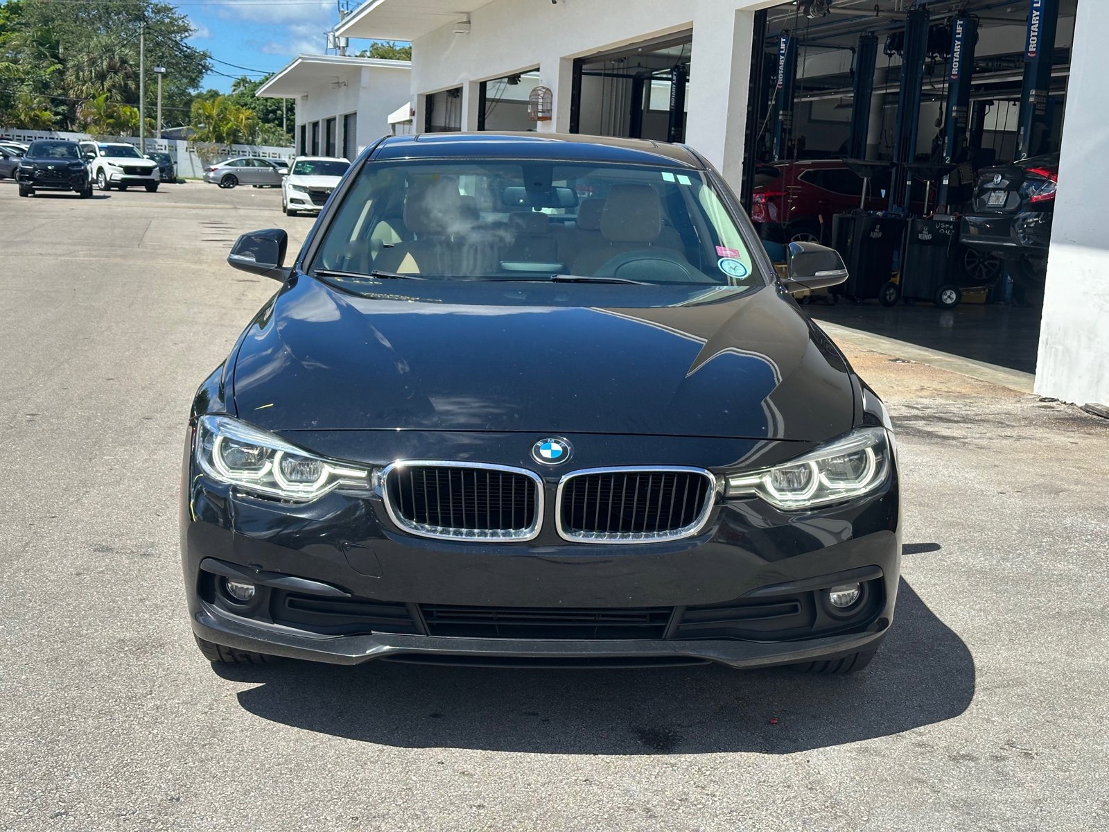 2018 Bmw 320i Sedan photo 2