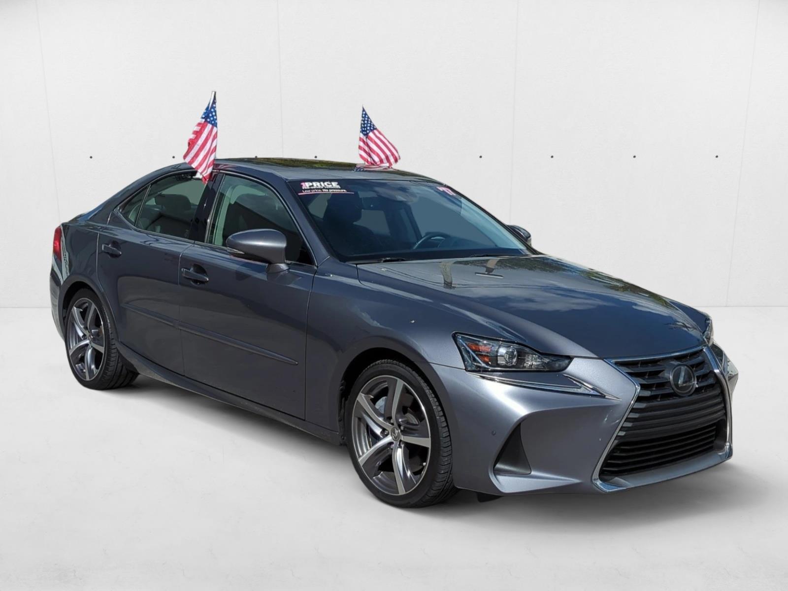 2018 Lexus IS 300 photo 3