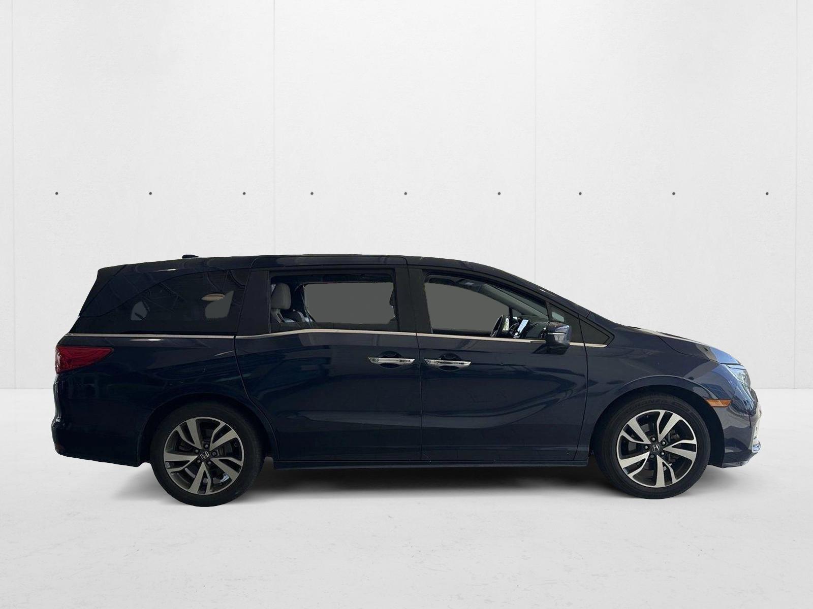 2023 Honda Odyssey Touring photo 4
