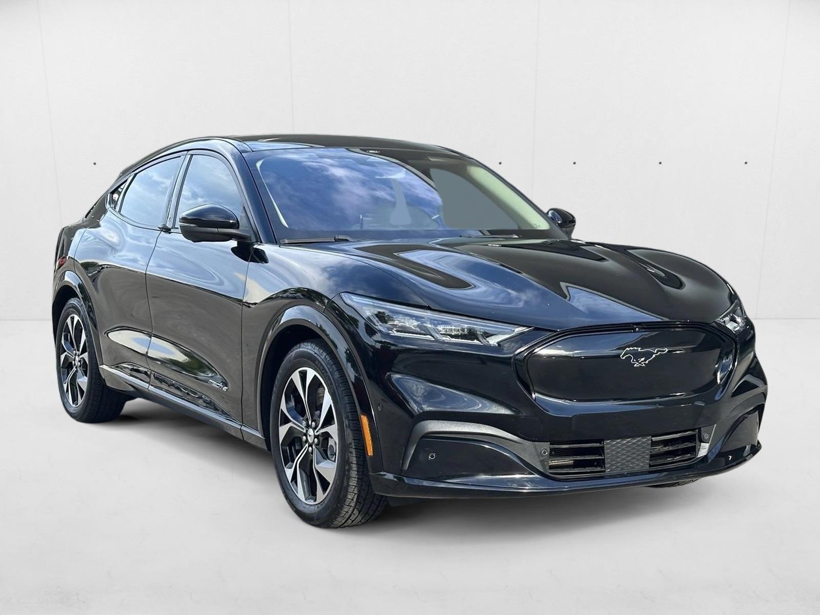 2023 Ford Mustang Mach-E Premium photo 3