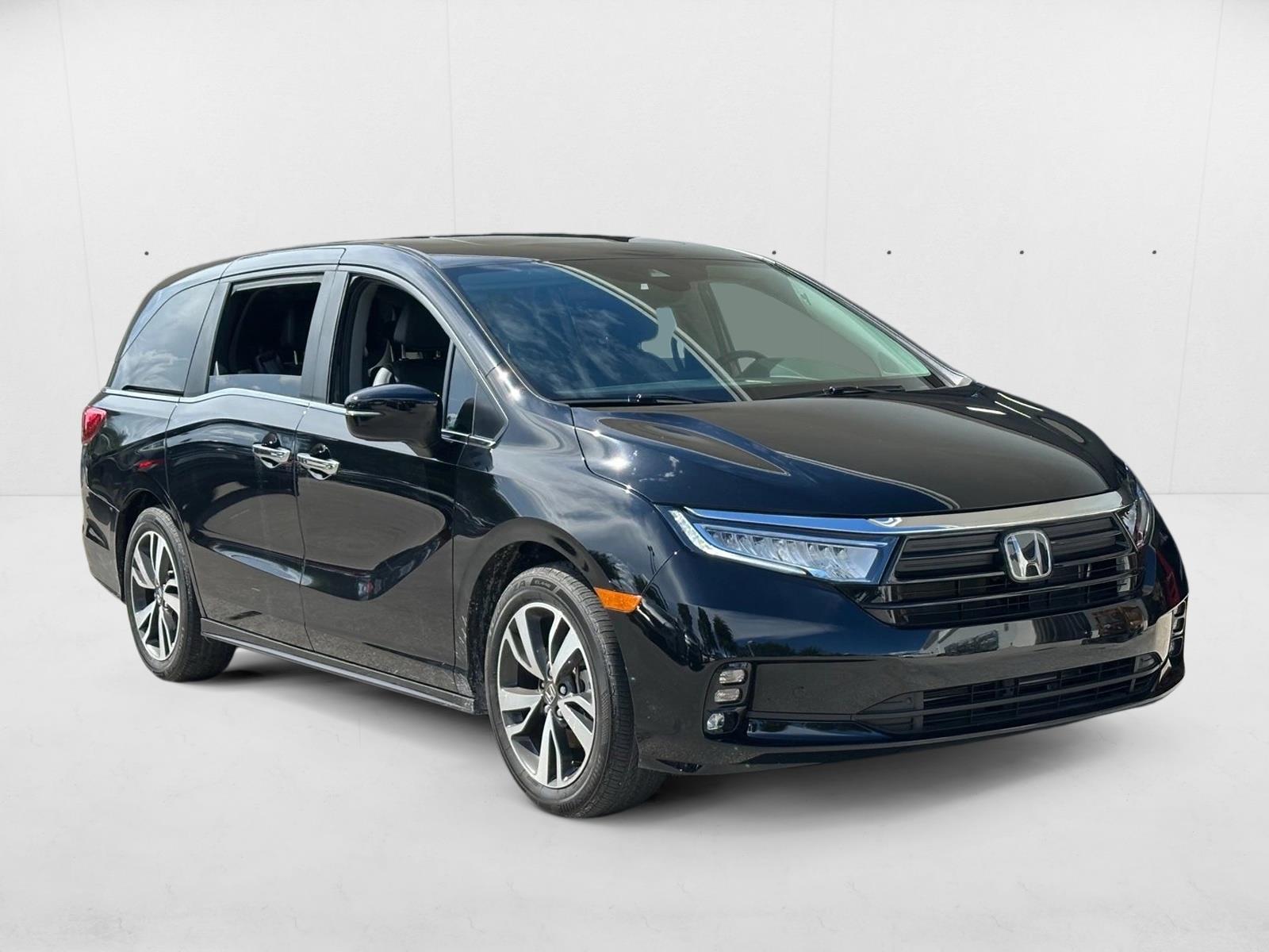 2024 Honda Odyssey Touring photo 3