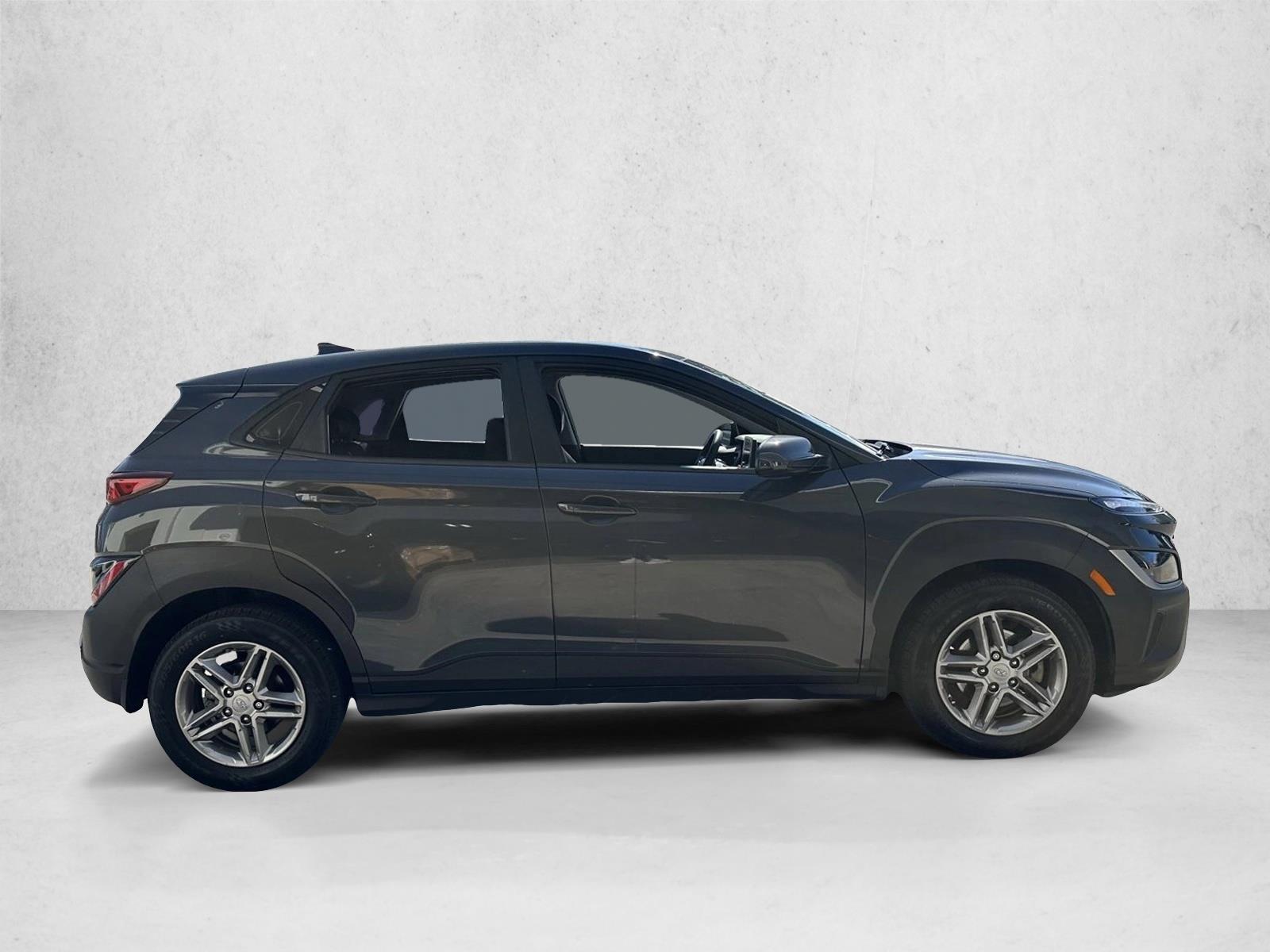 2023 Hyundai Kona SE photo 4