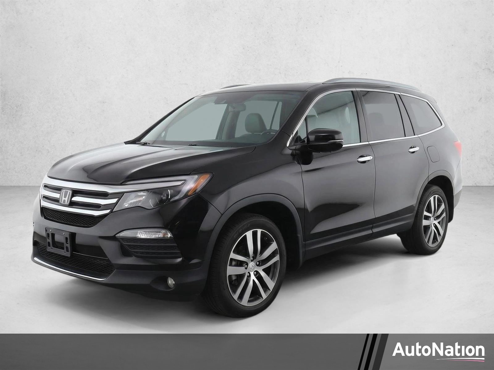 2016 Honda Pilot 4WD Touring's photo