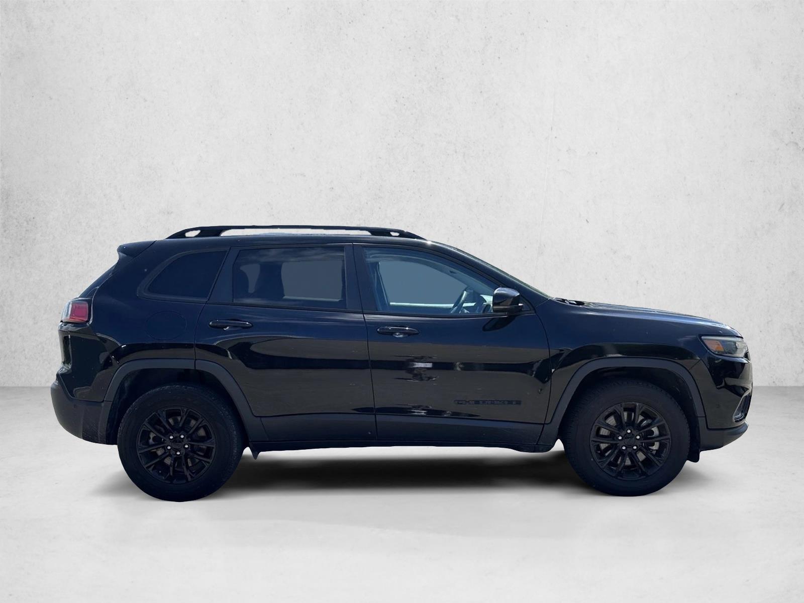 2023 Jeep Cherokee Altitude Lux photo 4