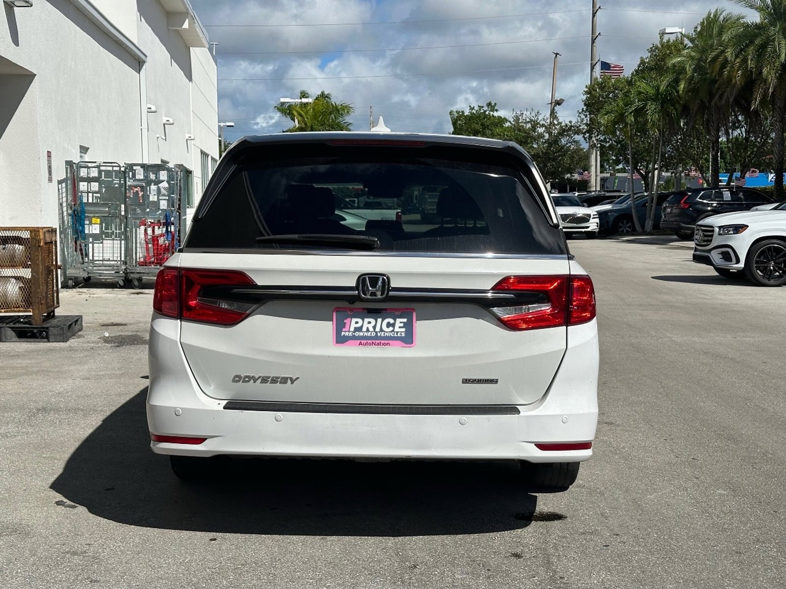 2023 Honda Odyssey Touring photo 2