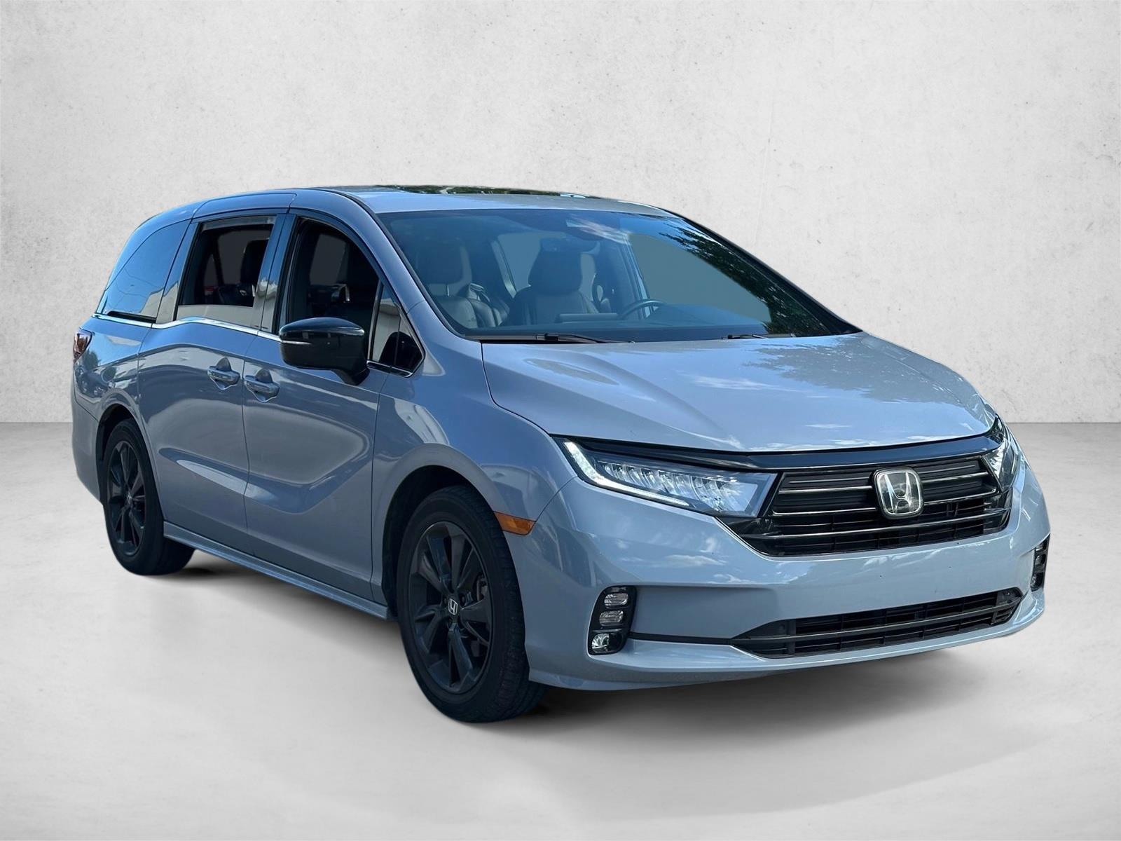 2023 Honda Odyssey Sport photo 3