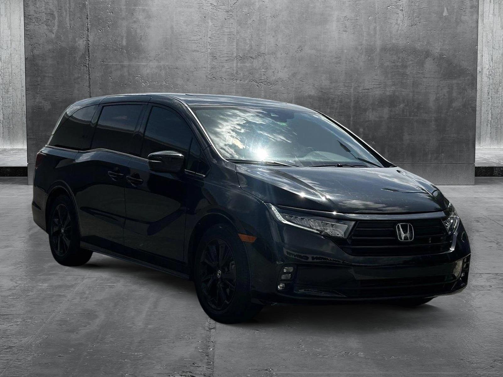 2023 Honda Odyssey Sport photo 3